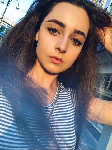 Полина